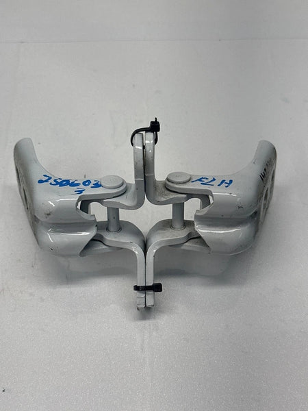 2023 CHEVY EQUINOX DOOR HINGE 80066P SET CODE 140X WHITE FRONT LEFT SIDE OEM