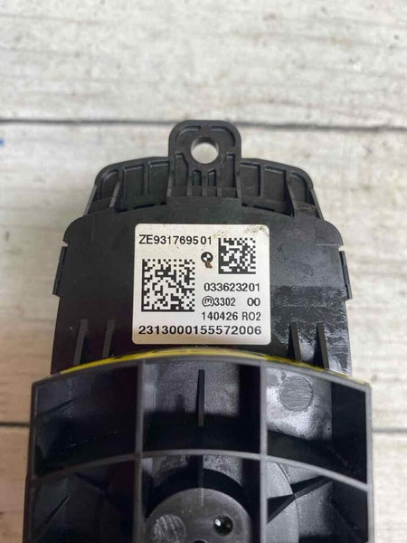 BMW 320 radio am fm 12 18 controller switch console mounted OEM sedan 931769501