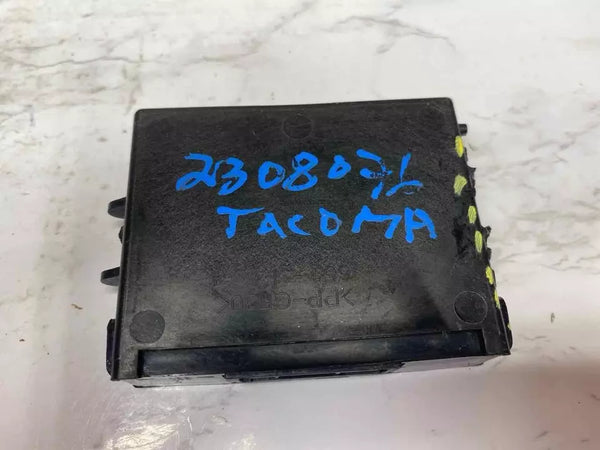 16 TO 23 TOYOTA TACOMA IMMOBILIZER CONTROL MODULE UNIT OEM 8978004030 BROKEN TAB