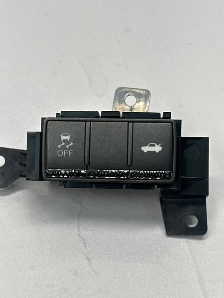 2015 INFINITI Q50 DASH SWITCH TRUNK LID & STABILIZER CONTROL SWITCH ASSEMBLY OEM