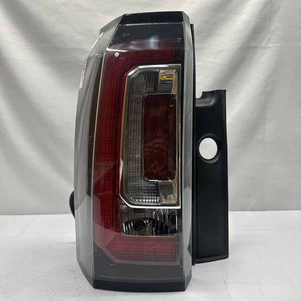 2015 TO 2020 GMC YUKON TAIL LIGHT REAR LEFT DRIVER SIDE ASSEMBLY OEM 84408859