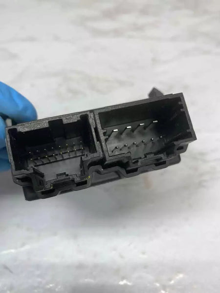 19 20 21 22 23 CHEVY SILVERADO 1500 MÓDULO DE CONTROL DE CALEFACCIÓN DEL ASIENTO DELANTERO LADO DERECHO 13526069