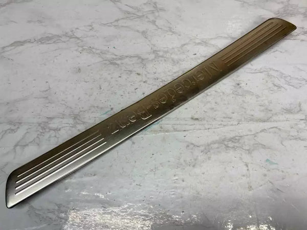 MERCEDES CLA 250 2018 - UMBRAL DE PUERTA DELANTERO DERECHO OEM 2466800135