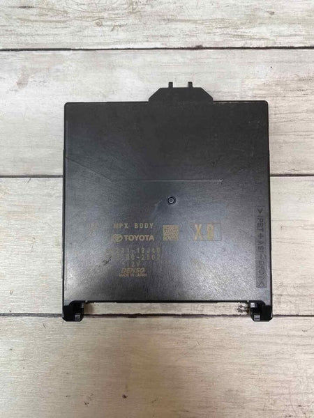 20 21 22 TOYOTA COROLLA BODY CONTROL MODULE MPX BODY CONTROL UNIT OEM 8922112J40