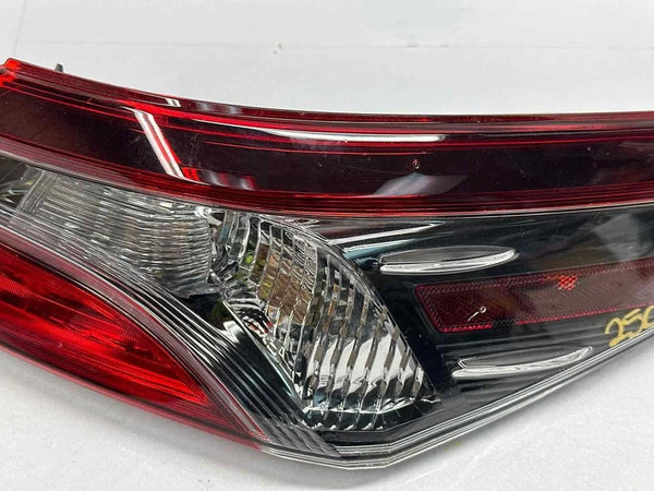 2018 TO 2024 TOYOTA CAMRY TAIL LIGHT RIGHT SIDE QUARTER INCANDESCENT OEM 8155006720