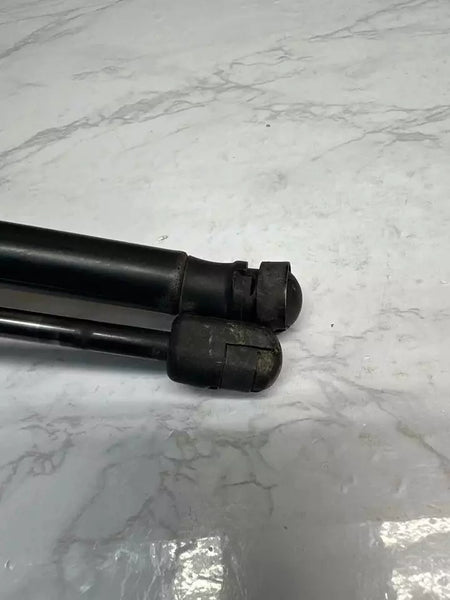 PAR DE SOPORTES DE ELEVACIÓN DE AMORTIGUADOR DE CAPÓ PARA JEEP RENEGADE 2018, CONJUNTO DERECHO E IZQUIERDO OEM 7672080460N