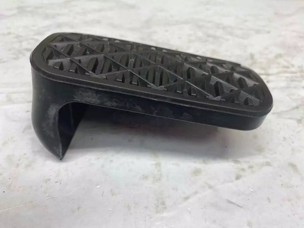2020 21 22 MERCEDES CLA250 BRAKE PEDAL BRAKE PEDAL COVER CAP PAD OEM 2462920100
