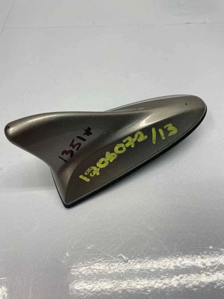 2013 HYUNDAI ELANTRA RADIO ANTENNA FM ROOF SHARK FIN GOLD RNZ OEM 962103X000RNZ