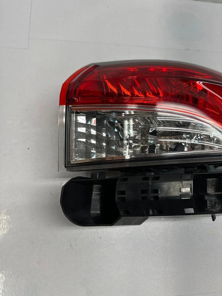 2020 TO 2024 TOYOTA COROLLA TAIL LIGHT RIGHT SIDE QUARTER SEDAN OEM 8155112D10