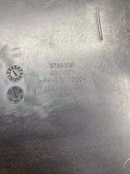 2022 23 24 TOYOTA HIGHLANDER CONSOLA CENTRAL LADO DERECHO CUBIERTA DE MOLDURA TRASERA 589130E060