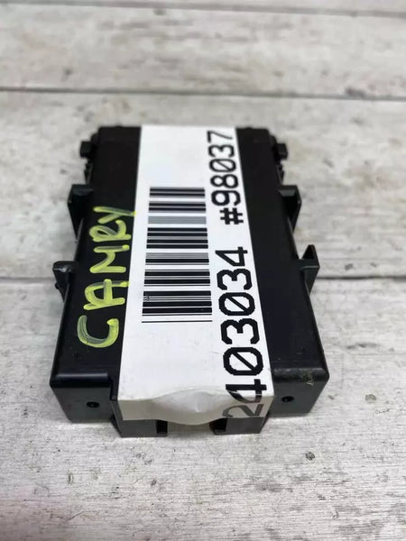 18 19 20 TOYOTA CAMRY NETWORK GATEWAY CONTROL MODULE UNIT ASSY OEM 8910006010