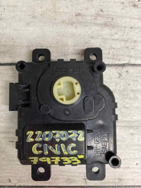 MOTOR ACTUADOR SRVO DE VENTILACIÓN DE CALEFACCIÓN Y AIRE ACONDICIONADO HONDA CIVIC 2022 OEM AA1138004040