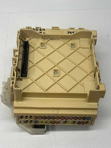 2016 TOYOTA COROLLA JUNCTION BOX JUNCTION FUSE RELAY BLOCK ASSEMBLY OEM 63582642
