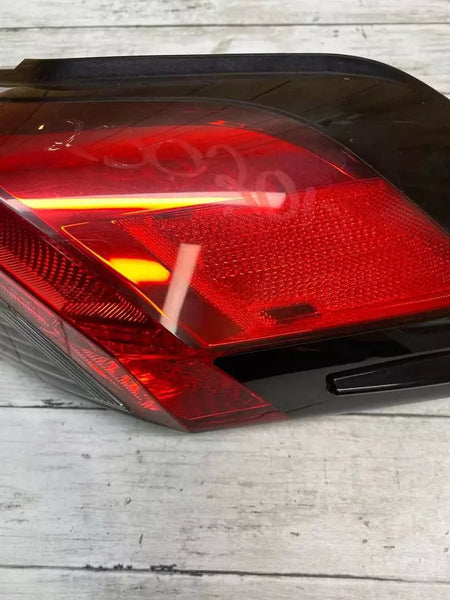 Toyota Rav4 lanterna traseira 2019 a 2023 conjunto de painel lateral direito OEM 8155142221