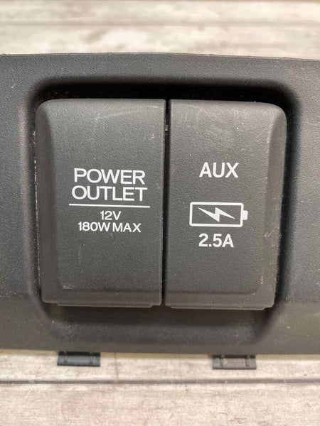 Honda Pilot usb port power outlet 2018 2020 assy OEM 39113THRA10