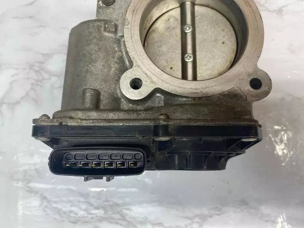 18 19 20 21 LEXUS NX300 CUERPO DEL ACELERADOR CONJUNTO DE VÁLVULA DEL CUERPO DEL ACELERADOR OEM 2203036040