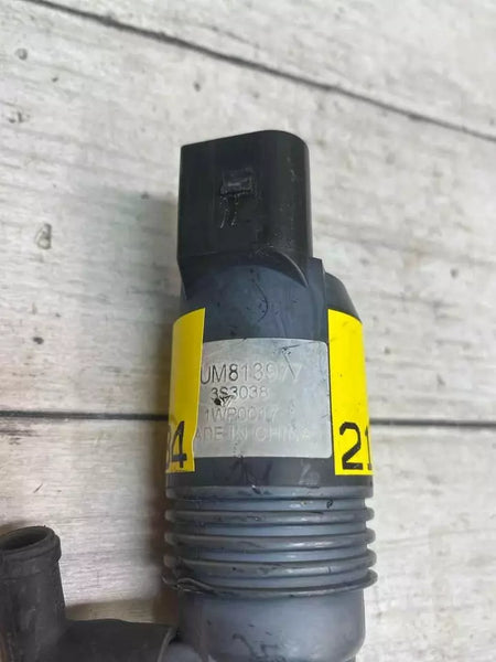 Chevrolet Silverado washer pump from 2015 to 2019 only assy OEM UM813977