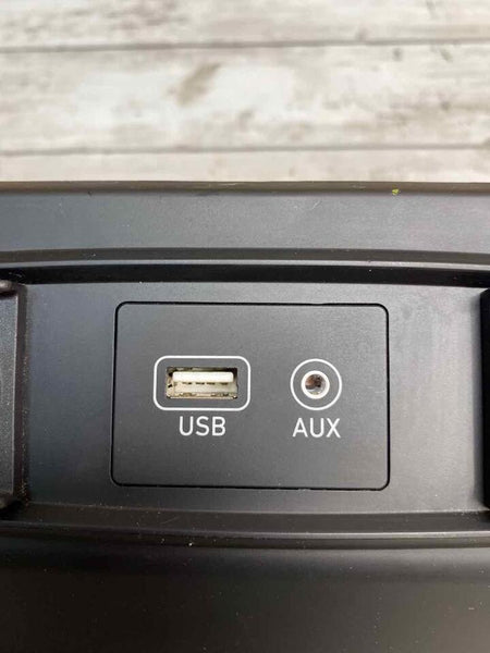 Hyundai Santa Fe 2020 usb port auxiliary jack charger assembly OEM 96120S1100