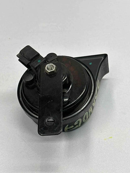 2010 TO 2017 GMC TERRAIN LOW HORN LOW NOTE TONE SIREN PITCH ASSY OEM 23303429