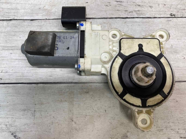 2009-2022 DODGE RAM 1500 MOTOR DE ELEVALUNAS ELÉCTRICO DELANTERO IZQUIERDO DEL LADO DEL CONDUCTOR 68044805AB