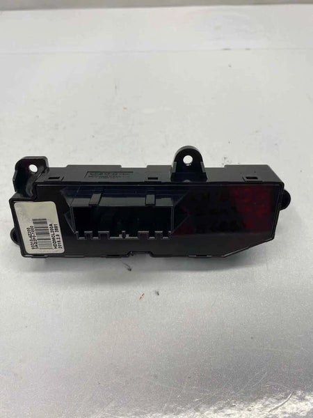 2018 HYUNDAI SANTA FE DASH SWITCH HEATED RIGHT SIDE SWITCH ASSY OEM 933104Z200