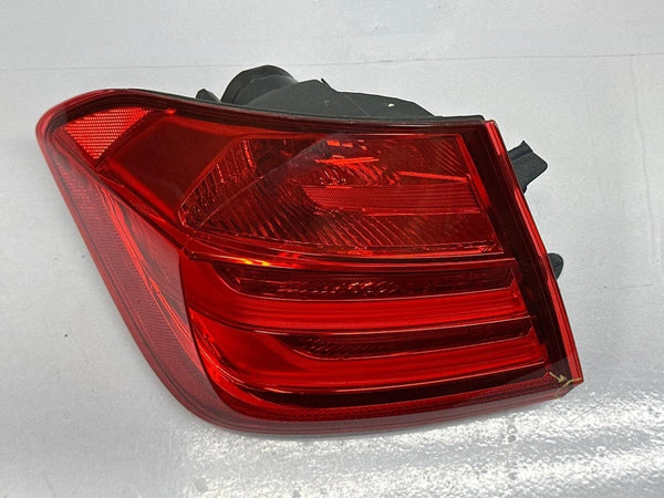 2012 TO 2015 BMW 328 TAIL LIGHT RIGHT SIDE SEDAN QUARTER PANEL ASSY OEM 63217313039