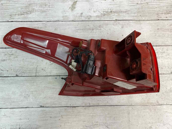 Luz trasera derecha del lado del pasajero para Hyundai Santa Fe 2019-2020 OEM 92402S2000