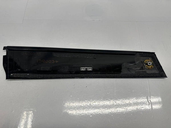 2020 GMC YUKON APPLIQUE MOULDING B PILLAR REAR LEFT SIDE ASSEMBLY OEM 84263148
