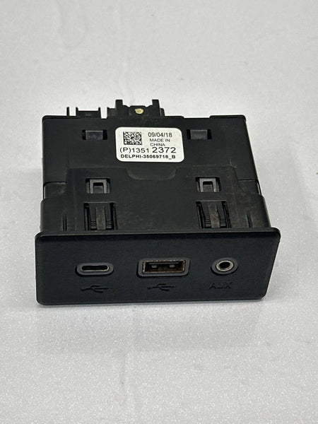 2018 TO 2024 CHEVROLET EQUINOX CENTER CONSOLE USB PORT CHARGER AUDIO AUXILIAR 13512372