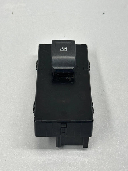 2020 TO 2023 TOYOTA COROLLA NETWORK GATEWAY CONTROL MODULE OEM 8911112040 HYBRID SEDAN