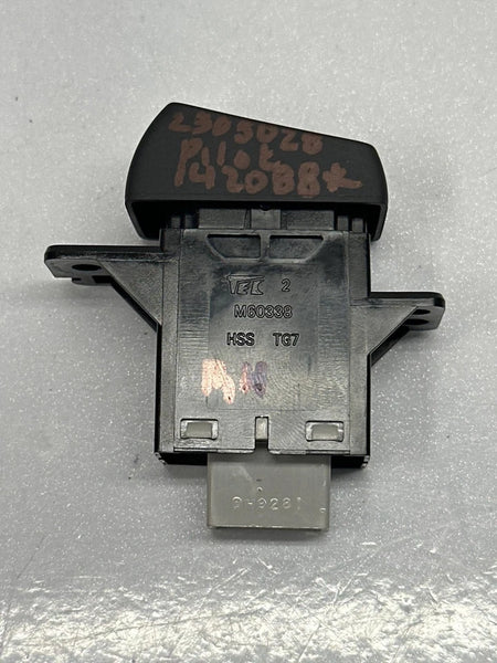 2018 HONDA PILOT FRONT SEAT HEATER CONTROL SWITCH PASSANGER SIDE OEM M60338
