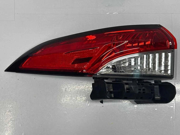 2020 TO 2024 TOYOTA COROLLA TAIL LIGHT LEFT SIDE SEDAN QUARTER ASSY OEM 8156112D10