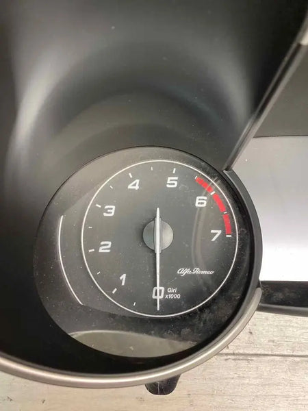 Alfa Romeo Guilia TI cluster speedometer 2020 50559487 37K MILLES OEM