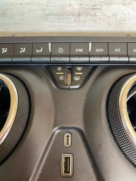 CHEVY BLAZER 19-22 CONTROL DE CLIMATIZACIÓN HVAC PANEL DE CONTROL DE CALEFACCIÓN OEM 84563761