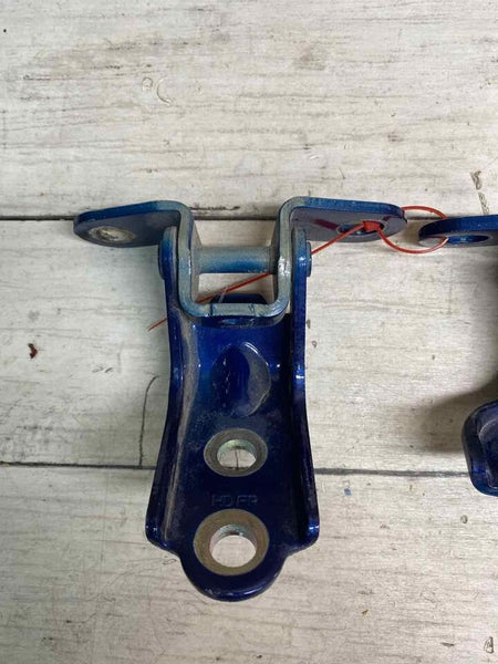 KIA FORTE 19 A 22 BISAGRAS DE PUERTA SEDÁN TRASERA DERECHA CONJUNTO SUPERIOR E INFERIOR OEM