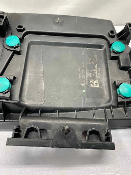 20 22 MERCEDES CLA250 AIR CLEANER FILTER HOUSING UPPER PART ONLY OEM 2600902900