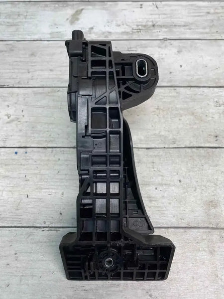 Hyundai Santa Fe accelerator pedal 19 23 2.4L pedal assy OEM OEX0216B3BD4100