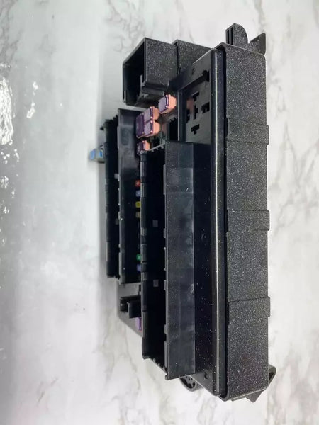 18 19 20 21 22 CHEVROLET TRAVERSE JUNCTION BOX CABIN FUSE RELAY BLOCK BOX OEM 84281614