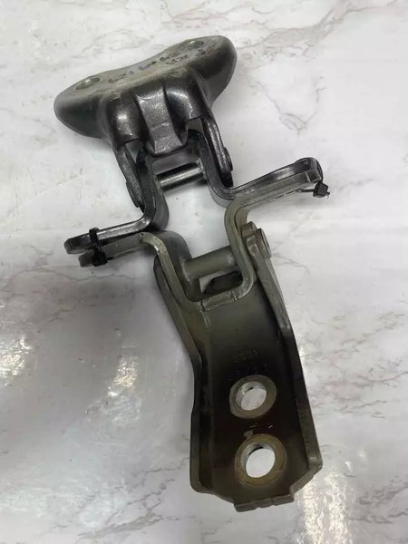 18 19 20 21 22 TOYOTA CHR DOOR HINGE DOOR HINGE FRONT RIGHT PASSANGER SIDE ASSY OEM