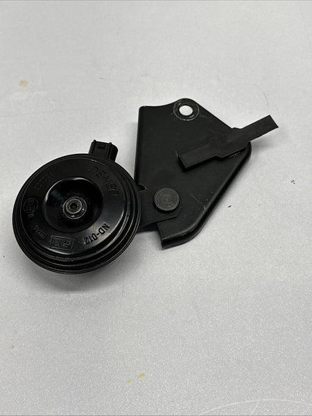 20 TO 23 TOYOTA COROLLA HIGH HORN SIREN PITCH HI NOTE TONE ASSEMBLY OEM 8656016020