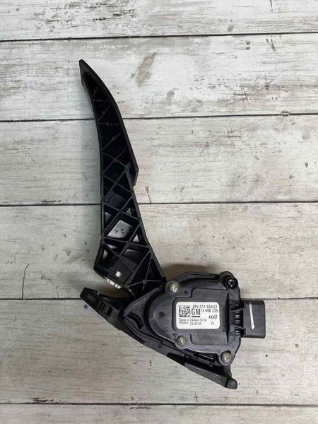 Chevrolet Cruze accelerator pedal 2018 pedal 1.4L gas assembly OEM 13466235