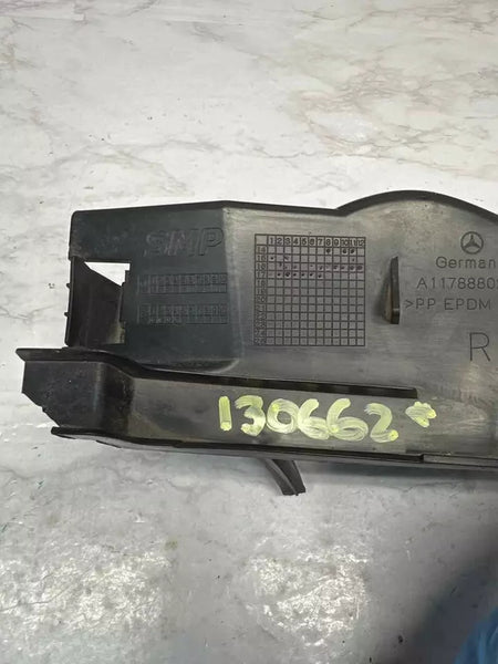 17 18 19 MERCEDES CLA250 REJILLA DEL PARACHOQUES DELANTERO REFLECTOR DE AIRE LADO DERECHO 1178880200