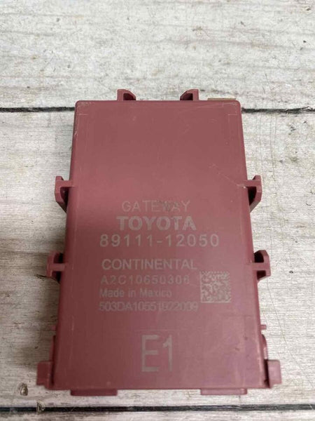 Toyota Corolla network gateway 20 21 22 control module sedan OEM 8911112050