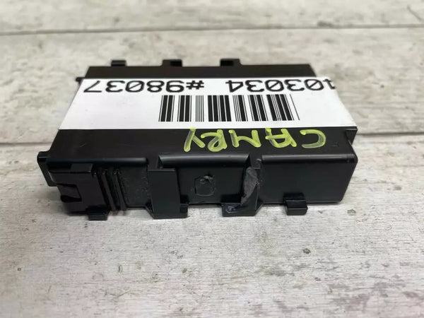 18 19 20 TOYOTA CAMRY NETWORK GATEWAY CONTROL MODULE UNIT ASSY OEM 8910006010