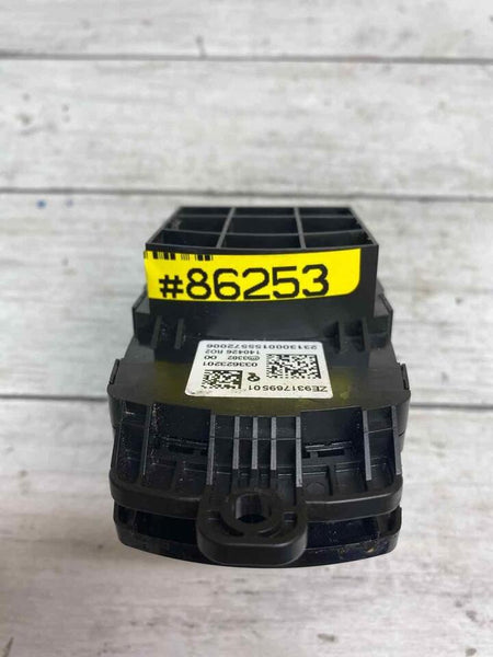 BMW 320 radio am fm 12 18 controller switch console mounted OEM sedan 931769501