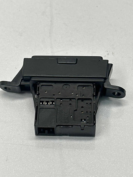 2016 TO 2020 HONDA HRV DASH SWITCH EMERGENCY HAZARD LIGHT CONTROL OEM M55806