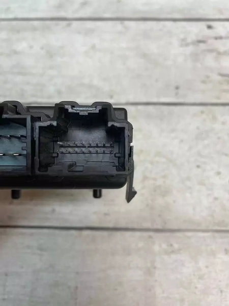 21 24 CHEVY TRAIL BLAZER SEAT HEATER CONTROL MODULE FRONT RIGHT SIDE 13534721