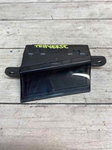 Chevrolet Traverse display monitor alert collision 18 23 dash mounted 84208369