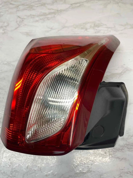 2018 2019 CHEVROLET EQUINOX TAIL LIGHT LEFT SIDE QUARTER PANEL ASSY OEM 84373387
