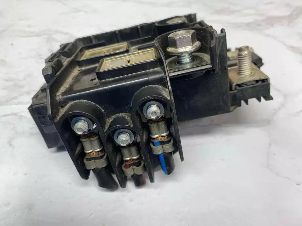 20 21 22 23 TOYOTA CHR BATTERY TERMINAL JUNCTION BLOCK ASSEMBLY